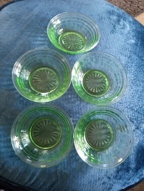 EXQUISITE VTG Anchor Hocking Block Optic Glow Uranium Glass 5pcs 4" Berry Bowls